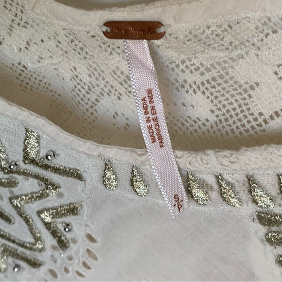 Free People • S • Eyelet Lace Cotton Bell 3/4 Sleeve Embroidered Top - Picture 3 of 4